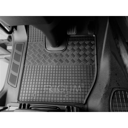 Gumové autokoberce Iveco S-Way 2019- LUX (3díl) | RIGUM