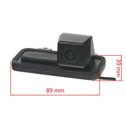Kamera formát PAL/NTSC do vozu Mercedes B v madle kufru