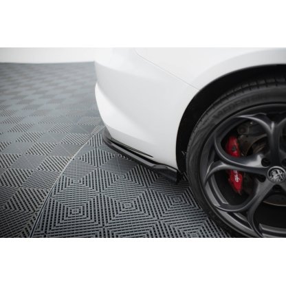 Maxton Design boční difuzory pod zadní nárazník pro Alfa Romeo Giulia Qaudrifoglio, černý lesklý plast ABS
