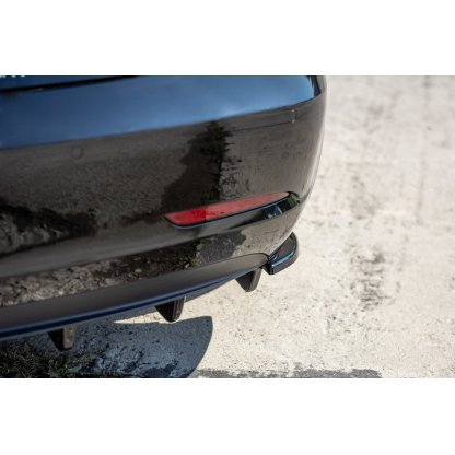Maxton Design boční difuzory pod zadní nárazník pro Tesla Model 3 Mk1, černý lesklý plast ABS