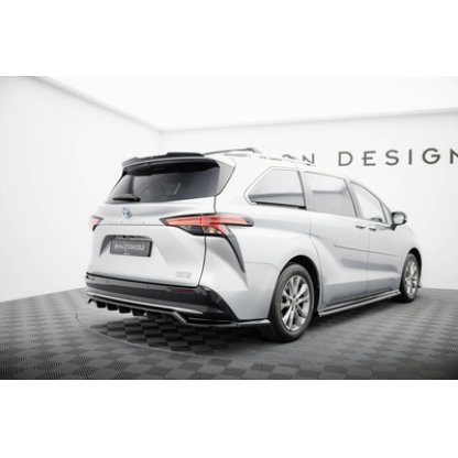 Maxton Design spoiler pod zadní nárazník s žebrováním pro Toyota Sienna Mk4, černý lesklý plast ABS