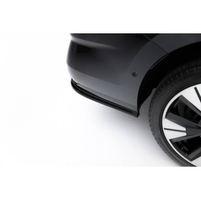 Maxton Design spoiler pod zadní nárazník s žebrováním pro Volkswagen Multivan T7, černý lesklý plast ABS