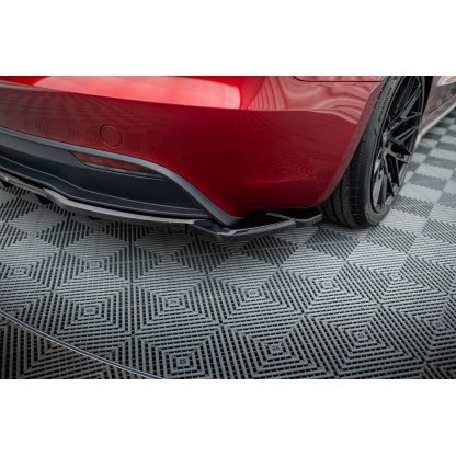 Maxton Design spoiler pod zadní nárazník s žebrováním v.1 pro Tesla Model 3 Mk1 Project Highland Facelift, černý lesklý plast ABS