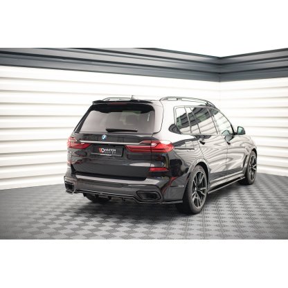 Maxton Design středový spoiler pod zadní nárazník s žebrováním pro BMW X7 G07, černý lesklý plast ABS