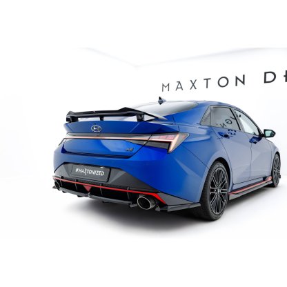 Maxton Design středový spoiler pod zadní nárazník s žebrováním pro Hyundai Elantra N Mk7, černý lesklý plast ABS