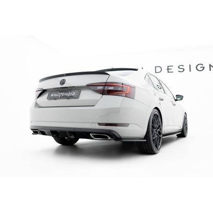 Maxton Design vložka zadního nárazníku pro Škoda Superb Mk3, Mk3 FL, černý lesklý plast ABS
