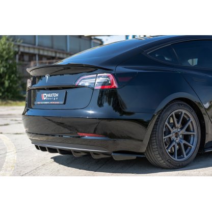 Maxton Design vložka zadního nárazníku pro Tesla Model 3 Mk1, černý lesklý plast ABS