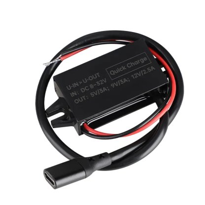 Měnič napětí 12-24/5-12V, 3A USB-C QC3.0 samice