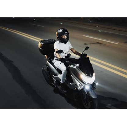 PIAA 220R přídavné bílé/žluté (přepínatelné) dálkové kulaté LED světlomety o průměru 55 mm / 2,2"