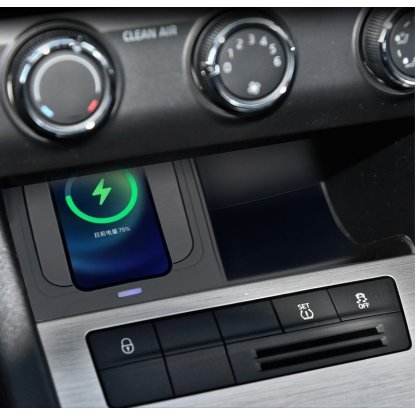 Qi indukční nabíječka telefonů Škoda Octavia 3