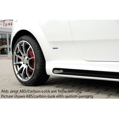 Rieger boční práh mont. strana levá pro Fiat Grande Punto 199 3-dvéř., 5-dvéř., r.v. 10/05-, plast ABS s povrchovou úpravou Carbon-Look, s prolisem a výřezem
