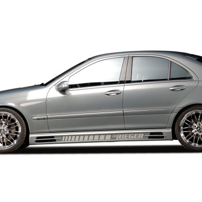 Rieger boční práh mont. strana levá pro Mercedes třída C W203 sedan, sportcoupe, t-model, r.v. 05/00-, plast ABS bez povrchové úpravy, s prolisem, s prolisem a dvěma výřezy