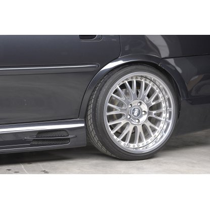 Rieger boční práh mont. strana levá pro Opel Vectra B caravan, hatchback, notchback, plast ABS bez povrchové úpravy, s prolisem, s prolisem a dvěma výřezy
