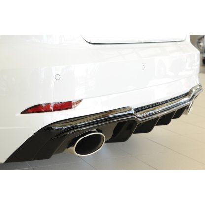 Rieger vložka zadního nárazníku pro Audi A3 S3 8V 3-dvéř. (hatchback 8V1), 5-dvéř. (sportback 8VA) po faceliftu, plast ABS lakovaný do černé lesklé barvy, pro sportovní koncovky na obou stranách 152x95 mm