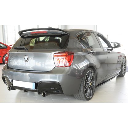 Rieger vložka zadního nárazníku pro BMW řada 1 F20, F21 sedan / 2-dvéř., sedan / 4-dvéř. před faceliftem, plast ABS lakovaný do černé lesklé barvy, pro orig. koncovky na obou stranách