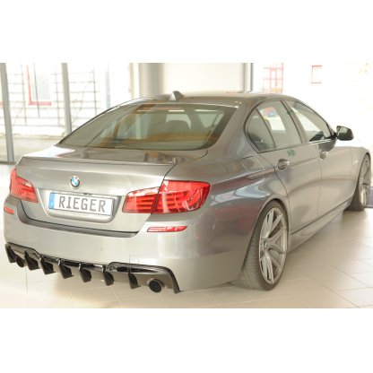 Rieger vložka zadního nárazníku (pro vozy s tažným zařízením) pro BMW řada 5 F11 touring, plast ABS lakovaný do černé lesklé barvy, pro originální koncovky vlevo a vpravo