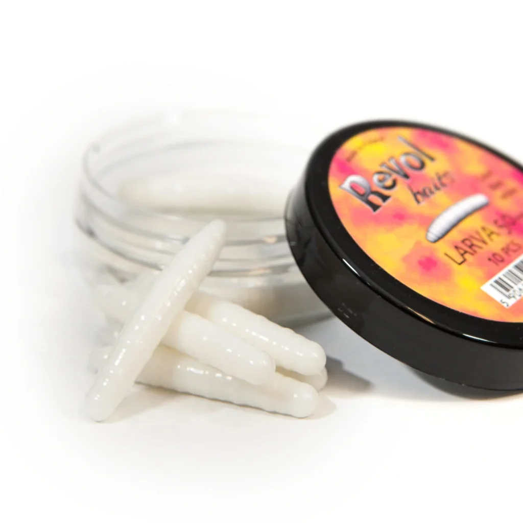 Revol Baits nástraha Larva 50mm příchuť česnek-sýr, barva bílá 10ks