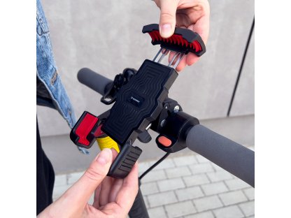 Wozinsky kovový obrněný telefon / skútr / držák na motorku černý (WBHBK4)