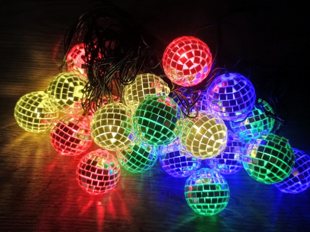 Dekorativní svíticí Led řetěz 20 Disco koulí