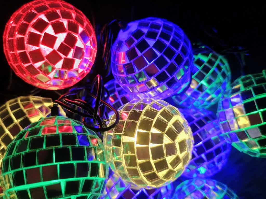 Dekorativní svíticí Led řetěz 20 Disco koulí