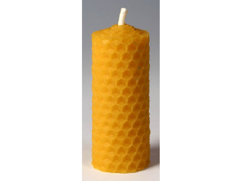 Svíčka ze včelího vosku, šíře 30mm výška 67mm