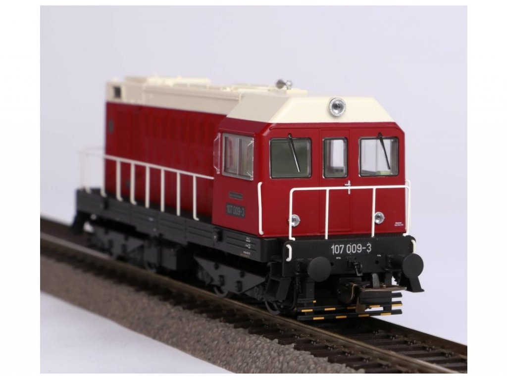 H0 - Dieselová lokomotiva BR 107 DCC zvuk - PIKO 52422