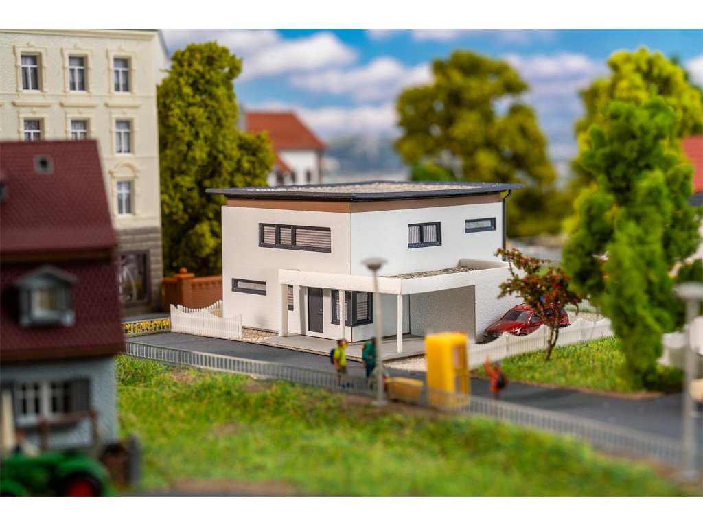 N - Cihlový dům s bílou fasádou - Faller 232151