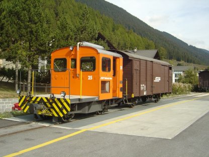 Dieselová lokomotiva Tm 2/2 15ff RhB Traktor - Massoth 8220041