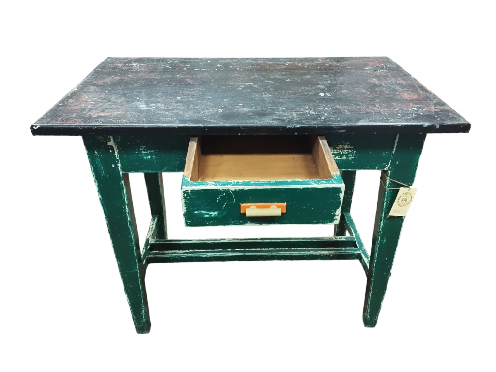 ALBERT - green table with a distinctive patina and an unmissable top  