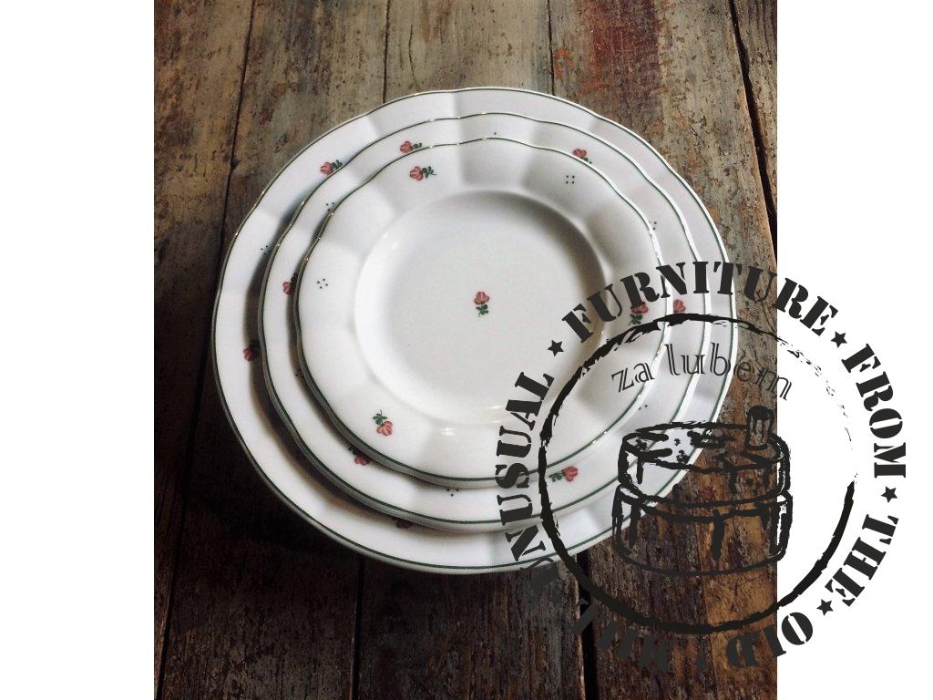 Babiččin porcelán - červené kvítky - sada 18 ks silnostěnných talířů