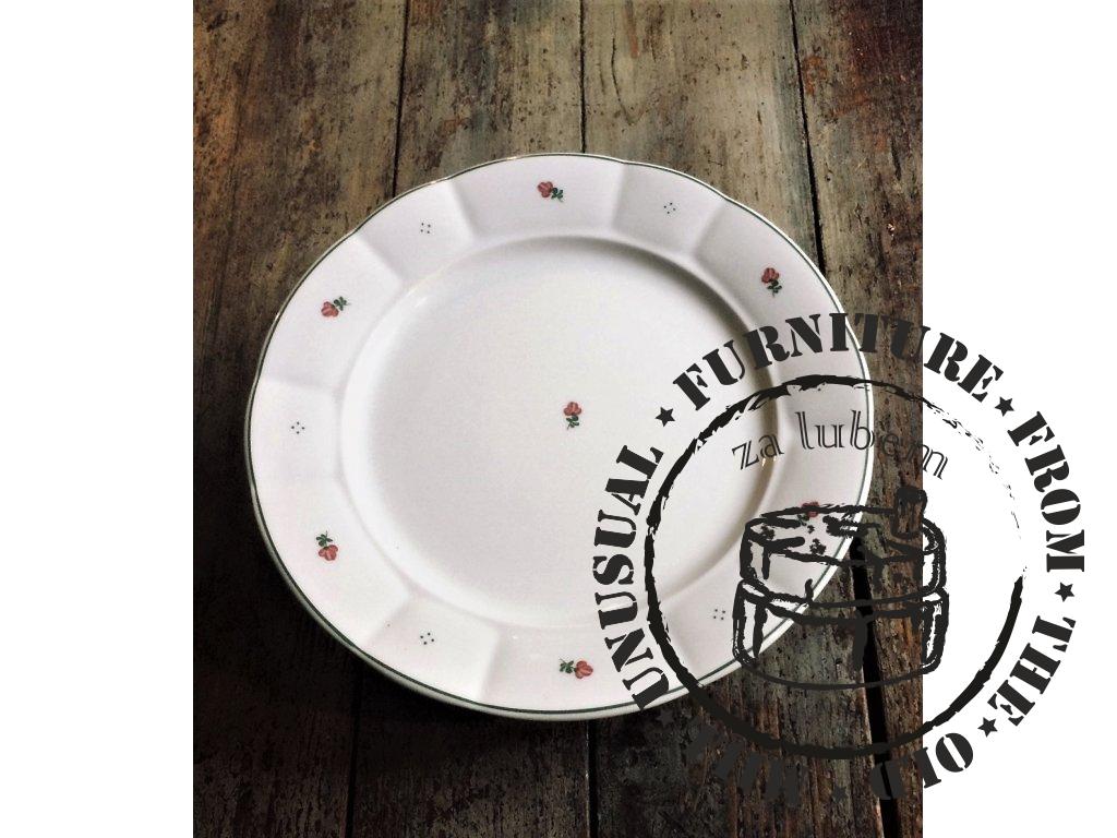 Babiččin porcelán - červené kvítky - sada 18 ks silnostěnných talířů