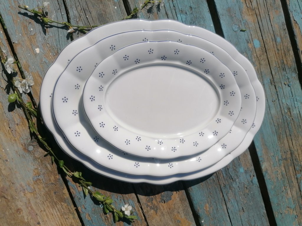 Grandma's porcelain - THICK-WALLED PLATES - 18 pieces - size 28 cm