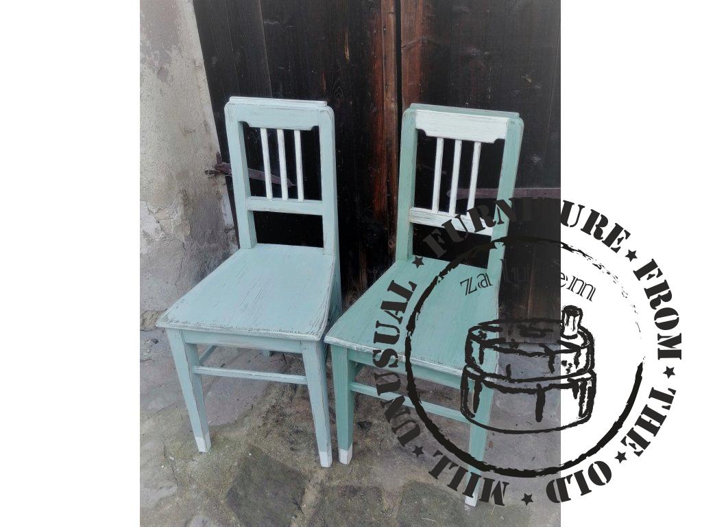 MENTHOLE AND FAZOLKA - country chairs in spring green