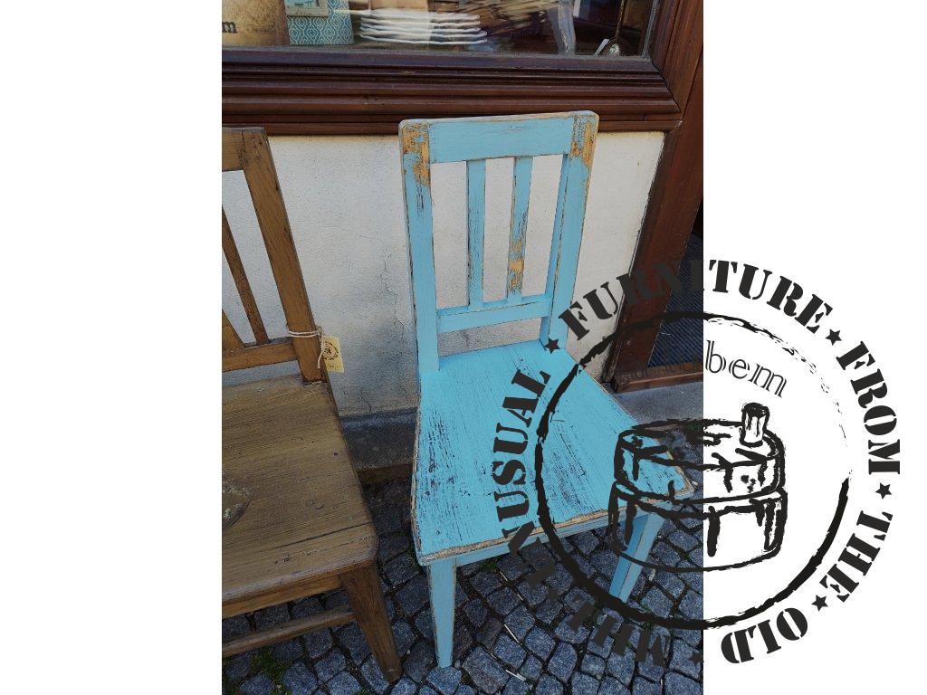 slečna POTŮČKOVÁ  -  venkovské židle