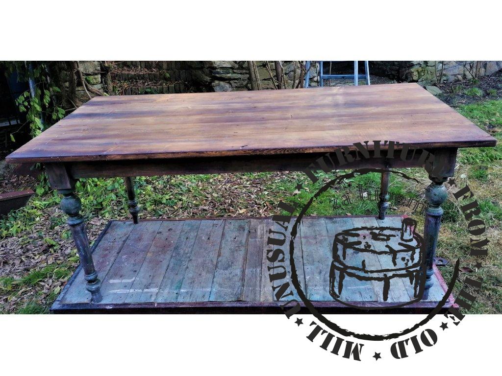 Outdoor dining table with acknowledged wood age - Mr. Wise