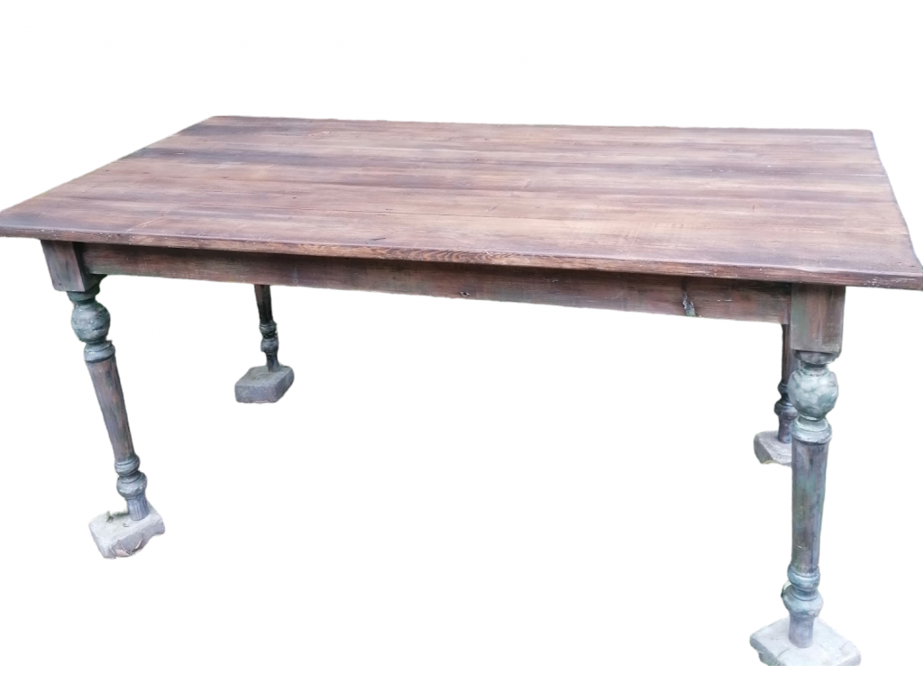 Venkovský jídelní stůl s přiznaným stářím dřeva - Mr. Wise