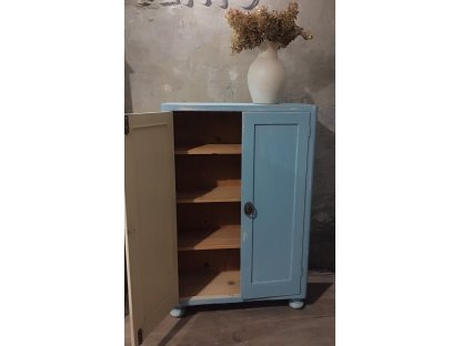 AMALKA - old wooden cabinet with shelves