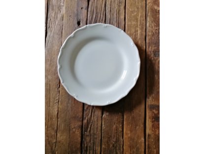 BÍLÁ ROMANCE - MĚLKÝ TALÍŘ 24,5 CM