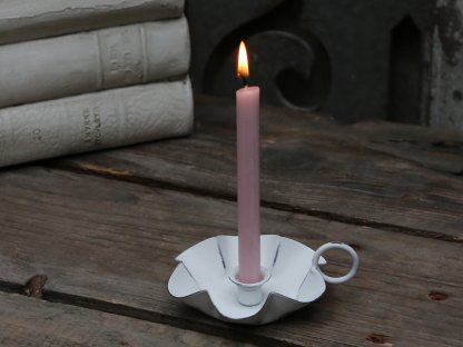 Bílý antik kovový svícen na úzkou svíčku  - Ø 9cm