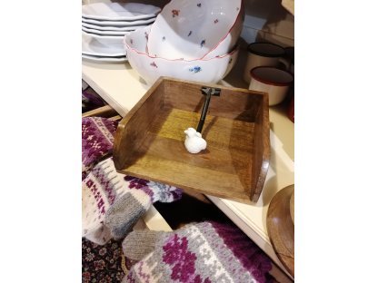 Dřevěný box na ubrousky s bílou keramickou  slepičkou - 20*18*6 cm 2