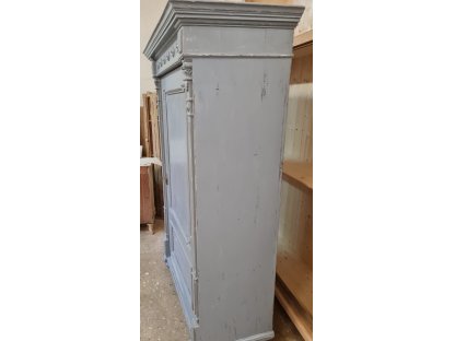 HOLOUBEK - old decorative cabinet 2