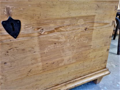 IGOR - Wooden chest - 1835