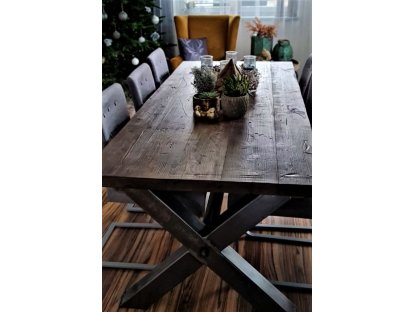 Industriální jídelní stůl  -X - dřevo a kov