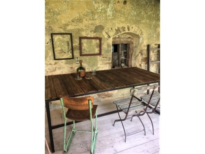 Industriální stůl s nádhernou deskou ze starého dřeva 2