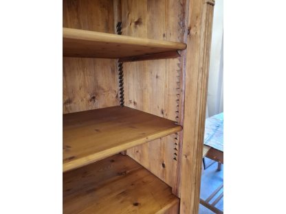 Library, shelves - VÍTEK