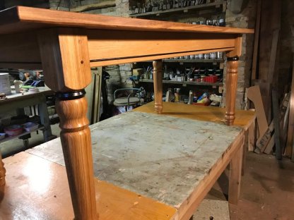 Solid oak dining table 2