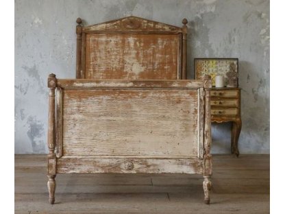 Bespoke beds - wooden, rustic, industrial 2