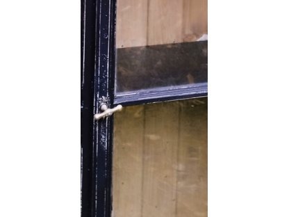 Skleník / vitrína   - ČERNÝ ELEGÁN  ze  starých oken, dvoudílná