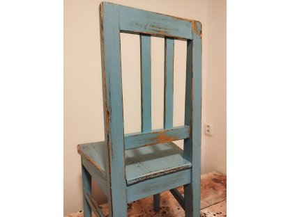 slečna POTŮČKOVÁ  -  venkovské židle