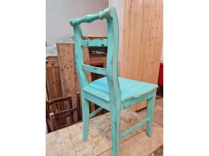 slečna Výrazná  -  venkovské židle 2